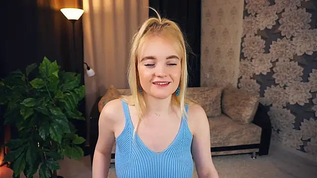 Snapshot of TateClack chatting on 02/05/25, 10:41 TateClack online show from 02/05/25, 10:41