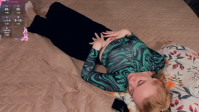 Snapshot of TateClack chatting on 02/11/25, 01:30 TateClack online show from 02/11/25, 01:30