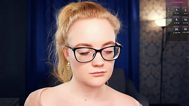 Snapshot of TateClack chatting on 03/07/25, 10:24 TateClack online show from 03/07/25, 10:24