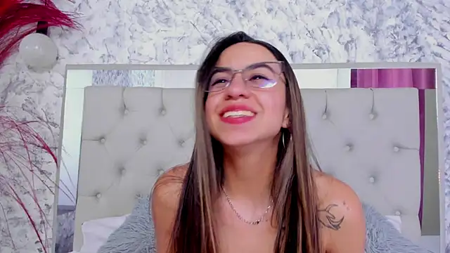 Snapshot of Ariana_greenblat chatting on 12/13/25, 07:53 Ariana greenblat online show from 12/13/25, 07:53