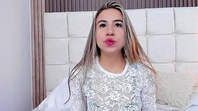 Ariana greenblat online show from 04/17/26, 05:16