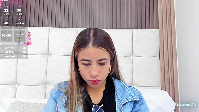 Snapshot of Ariana_greenblat chatting on 06/06/26, 05:06 Ariana greenblat online show from 06/06/26, 05:06