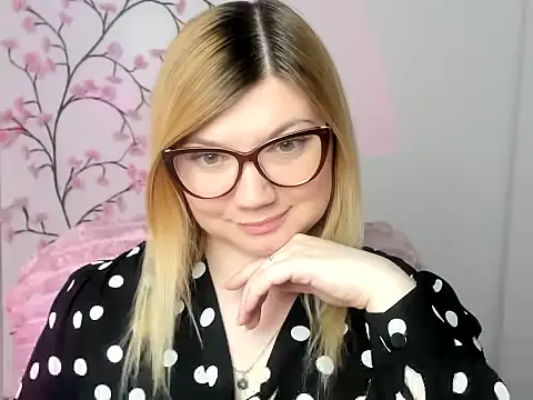 Lola moree online show from 03/25/26, 12:44