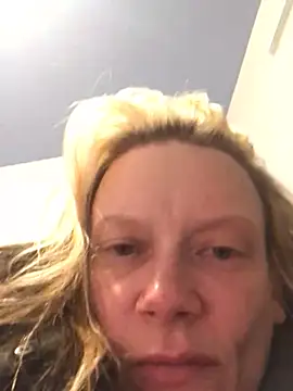 Snapshot of blondey206 chatting on 02/08/25, 02:26 blondey206 online show from 02/08/25, 02:26