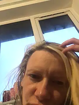 Snapshot of blondey206 chatting on 02/10/25, 05:09 blondey206 online show from 02/10/25, 05:09