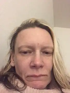 Snapshot of blondey206 chatting on 03/04/25, 04:06 blondey206 online show from 03/04/25, 04:06