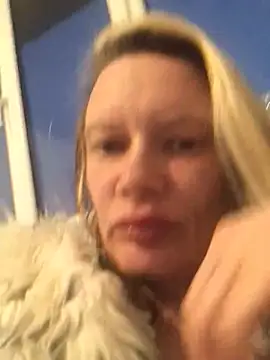 Snapshot of blondey206 chatting on 03/10/25, 06:05 blondey206 online show from 03/10/25, 06:05