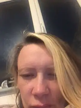 Snapshot of blondey206 chatting on 03/18/25, 11:53 blondey206 online show from 03/18/25, 11:53