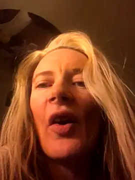 Snapshot of blondey206 chatting on 01/08/26, 12:24 blondey206 online show from 01/08/26, 12:24