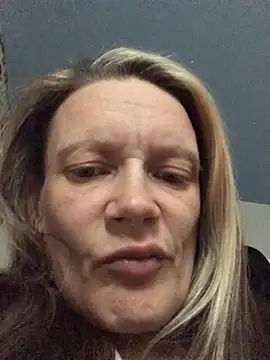 Snapshot of blondey206 chatting on 02/26/26, 05:01 blondey206 online show from 02/26/26, 05:01