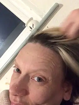 Snapshot of blondey206 chatting on 03/11/26, 10:16 blondey206 online show from 03/11/26, 10:16