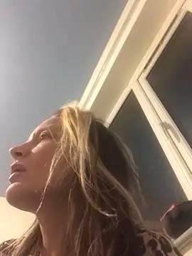 Snapshot of blondey206 chatting on 03/24/26, 01:54 blondey206 online show from 03/24/26, 01:54