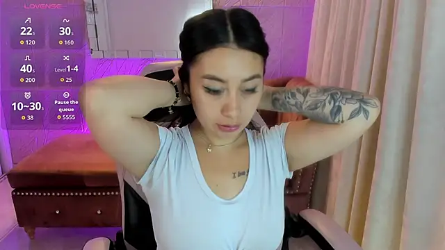 Snapshot of miss_isabella_m chatting on 02/20/26, 01:44 miss isabella m online show from 02/20/26, 01:44