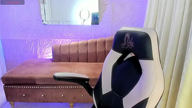 Snapshot of miss_isabella_m chatting on 04/15/26, 12:45 miss isabella m online show from 04/15/26, 12:45