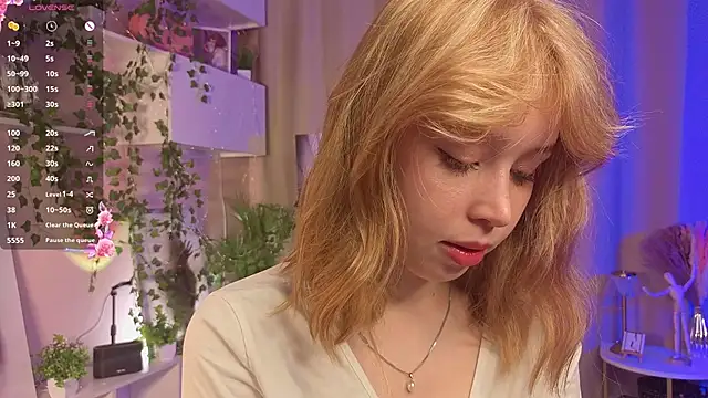 Snapshot of DarylBody chatting on 11/23/25, 07:13 DarylBody online show from 11/23/25, 07:13