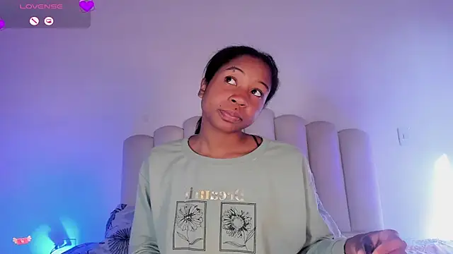 Zaira Rose  online show from 09/23/25, 12:41