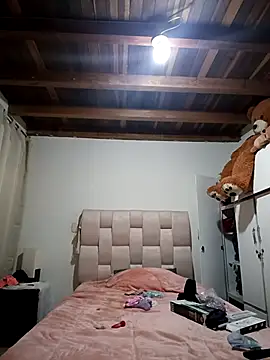 Zaira Rose  online show from 04/17/26, 12:02