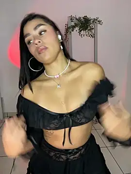 Snapshot of meli_ortiz_ chatting on 10/29/25, 03:25 meli ortiz  online show from 10/29/25, 03:25