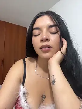 Snapshot of eileensophi chatting on 12/23/25, 02:09 eileensophi online show from 12/23/25, 02:09