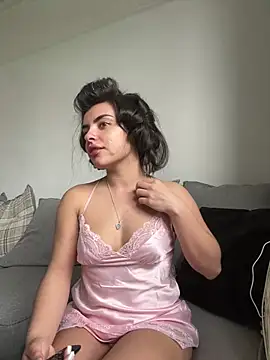 Snapshot of cute_carly_ chatting on 03/22/25, 03:42 cute carly online show from 03/22/25, 03:42