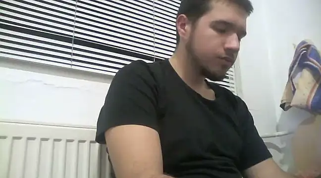 Snapshot of Drag_Queen chatting on 01/29/25, 05:56 Drag Queen online show from 01/29/25, 05:56