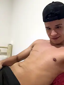 Snapshot of arevalo1124 chatting on 10/26/25, 06:41 arevalo1124 online show from 10/26/25, 06:41