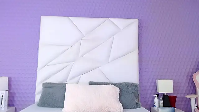 BrielaDiCaprio online show from 02/07/25, 07:38