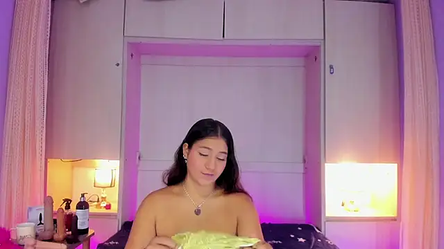 Snapshot of CandyyMaria chatting on 03/13/26, 07:53 CandyyMaria online show from 03/13/26, 07:53