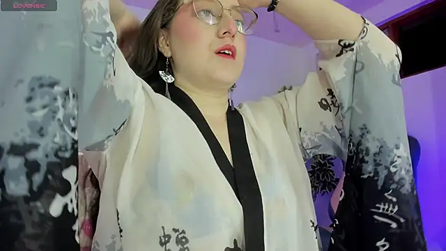 julietha bianco  online show from 10/08/25, 01:53