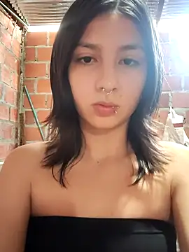 Maiden-Hot online show from 12/22/25, 07:11