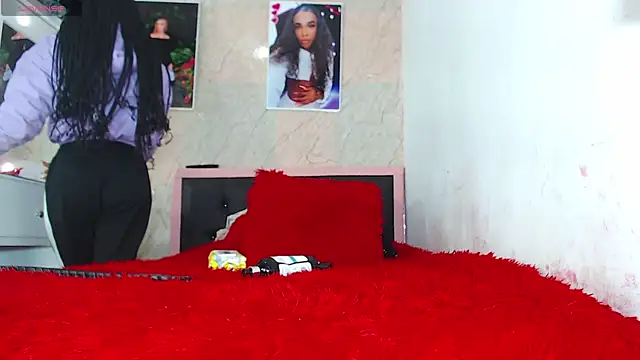 Snapshot of k_stormi_ chatting on 04/07/26, 12:44 k stormi online show from 04/07/26, 12:44