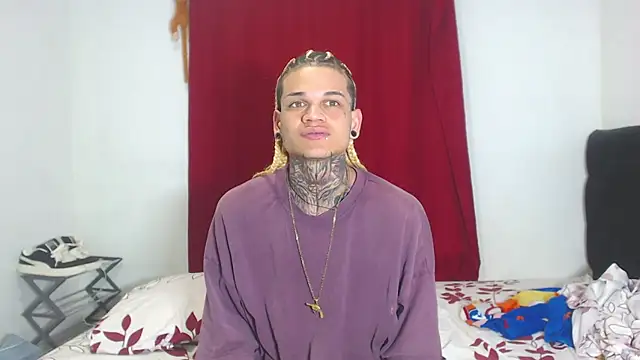 hot man05 online show from 02/03/25, 10:03