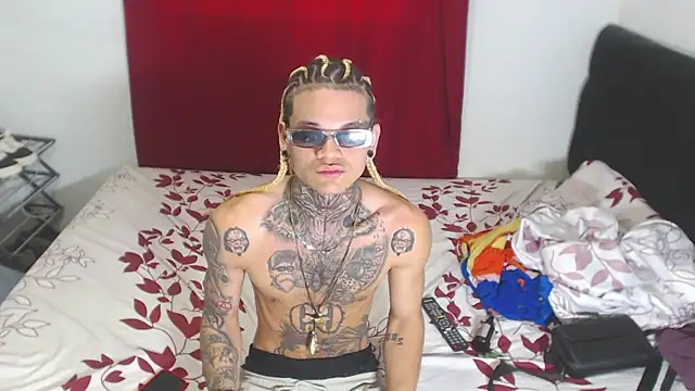 hot man05 online show from 02/03/25, 03:17