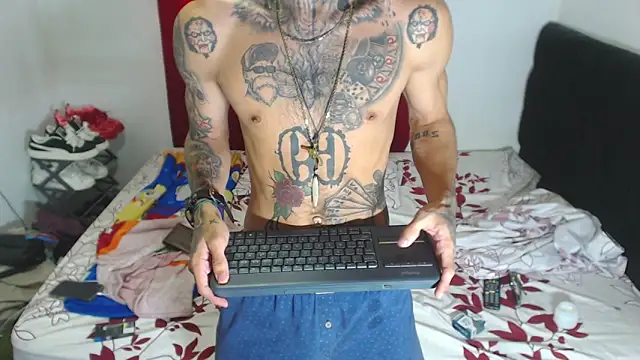 hot man05 online show from 02/05/25, 03:42