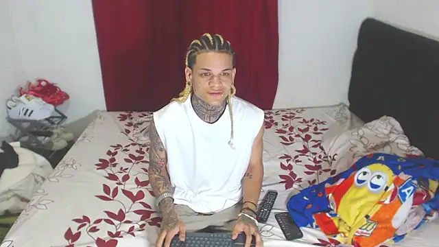 hot man05 online show from 02/18/25, 11:30