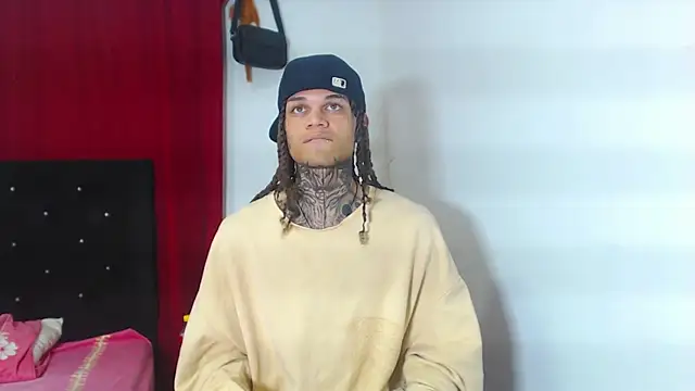 hot man05 online show from 03/19/25, 02:27