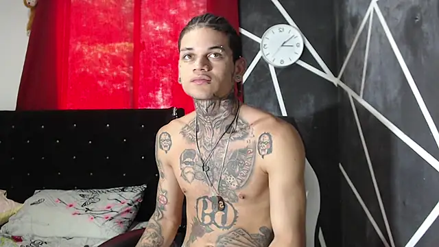 hot man05 online show from 10/02/25, 04:47