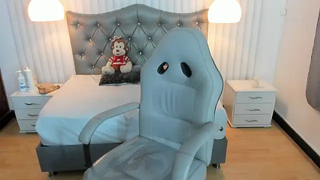 mia vanucci1 online show from 03/04/25, 07:08