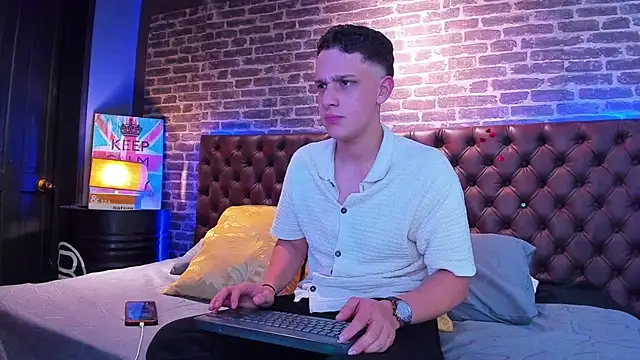 Thomas May4rs online show from 02/15/25, 04:03