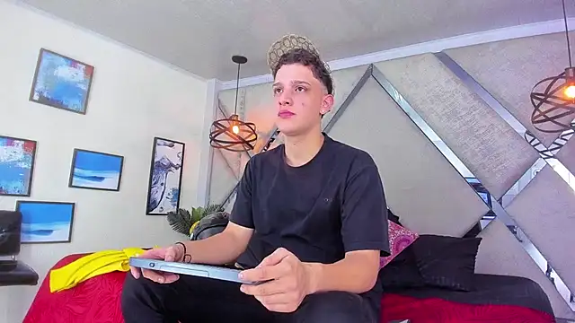 Thomas May4rs online show from 03/20/25, 03:34