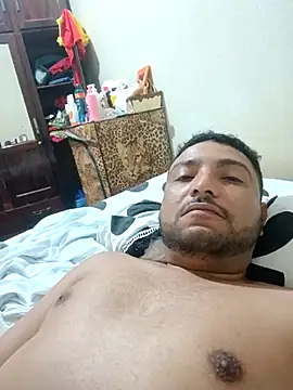 Snapshot of casadosafado20 chatting on 02/24/25, 10:37 casadosafado20 online show from 02/24/25, 10:37