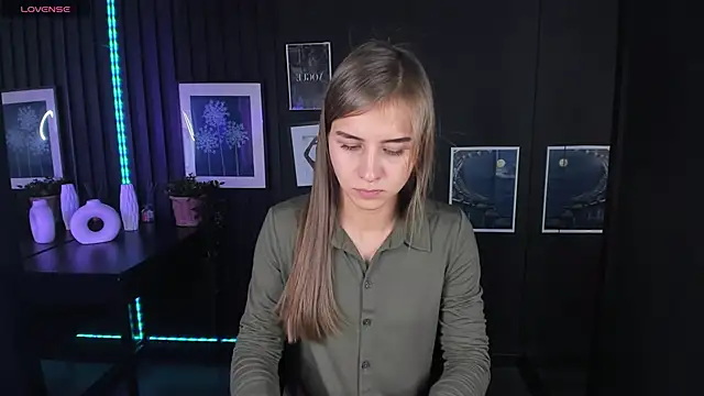 Snapshot of CharmBianca chatting on 02/08/25, 01:22 CharmBianca online show from 02/08/25, 01:22