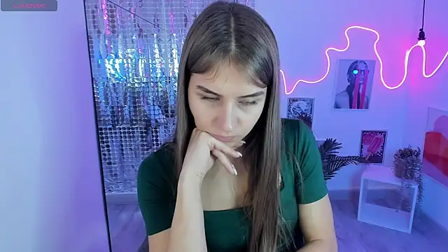 Snapshot of CharmBianca chatting on 02/15/25, 07:27 CharmBianca online show from 02/15/25, 07:27