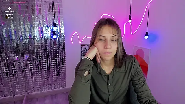 Snapshot of CharmBianca chatting on 02/16/25, 08:21 CharmBianca online show from 02/16/25, 08:21