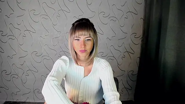 Snapshot of CharmBianca chatting on 09/21/25, 11:45 CharmBianca online show from 09/21/25, 11:45