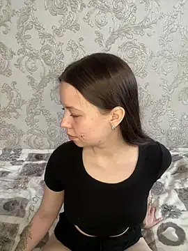 Snapshot of Arielle_Swan chatting on 03/05/25, 08:43 Arielle Swan online show from 03/05/25, 08:43