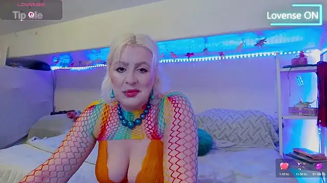 Snapshot of GoddessAlimony chatting on 04/18/26, 02:10 GoddessAlimony online show from 04/18/26, 02:10