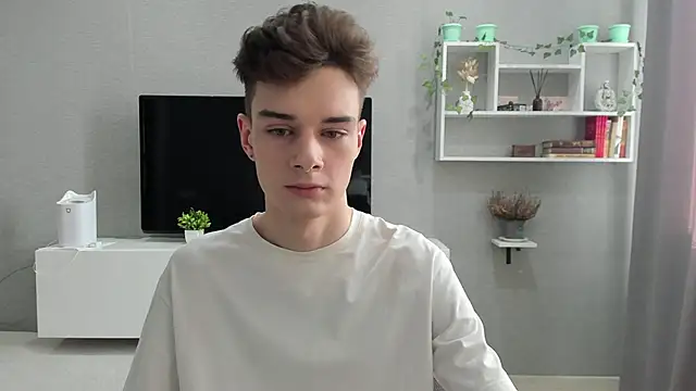 avegothy- online show from 02/04/25, 10:21