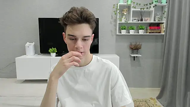 avegothy- online show from 02/12/25, 09:52