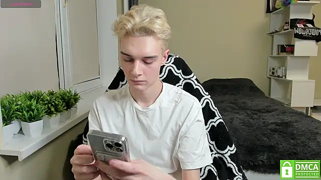 avegothy- online show from 03/18/25, 04:15